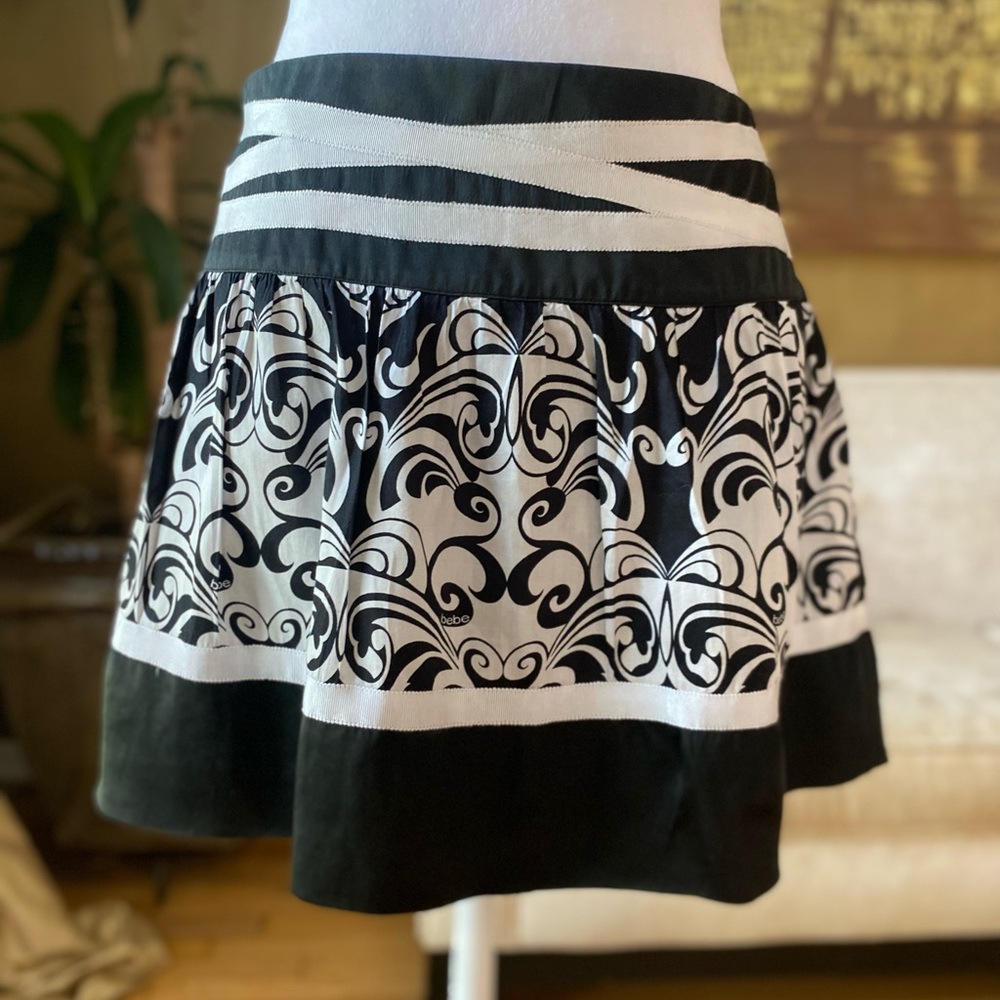 Bebe silk cotton miniskirt, size 8 - Picture 3 of 11